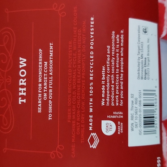 Nwt red & white throw - Picture 3 of 4